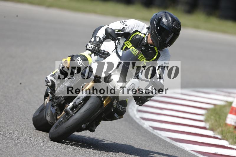 Archiv-2025/49 26.08.2025 Cornu Master School ADR/blau-bleu/0-3